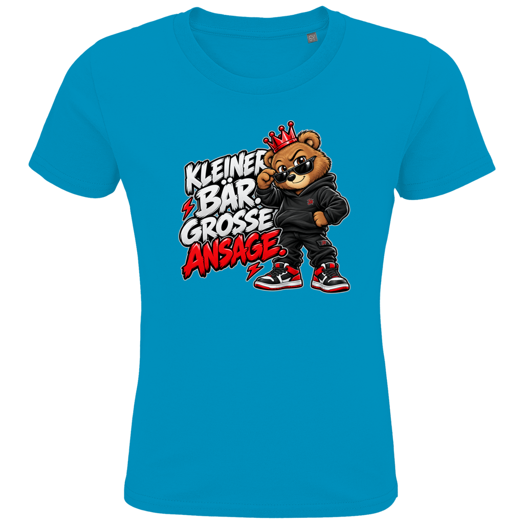JA Ansage – Kinder-T-Shirt in Aqua, Vorderansicht, Frontdruck: Lässiger Bär mit Krone: „Kleiner Bär. Große Ansage.“