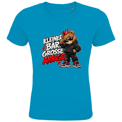 JA Ansage – Kinder-T-Shirt in Aqua, Vorderansicht, Frontdruck: Lässiger Bär mit Krone: „Kleiner Bär. Große Ansage.“