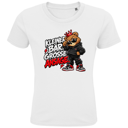JA Ansage – Kinder-T-Shirt in Weiß, Vorderansicht, Frontdruck: Lässiger Bär mit Krone: „Kleiner Bär. Große Ansage.“