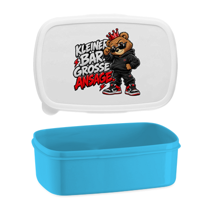 JA Ansage – Lunchbox in Blau, Aufdruck: Lässiger Bär mit Krone: „Kleiner Bär. Große Ansage.“