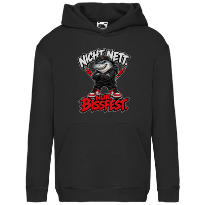 JA Bissfest – Kinder-Hoodie in Schwarz, Vorderansicht, Frontdruck: Hai mit Cap: „Nicht nett. Nur bissfest.“ – starkes Kindermotiv