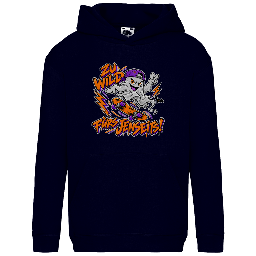 JA Geisterkick – Kinder-Hoodie in Dunkles Marineblau, Vorderansicht, Frontdruck: Skater-Geist mit Cap: „Zu wild fürs Jenseits!“ in Orange und Lila