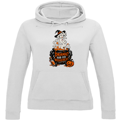 JA Fluch Queen – Damen-Hoodie in Arktisweiß, Vorderansicht, Frontdruck: Hexe aus dem Hexenkessel mit Spruch „Drama? Hab ich weggehext.“