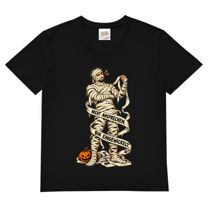 JA Eingewickelt – Herren-V-Neck-Shirt in Schwarz, Vorderansicht, Frontdruck: Mumie in Bandagen: „Nicht ansprechen. Bin eingewickelt.“