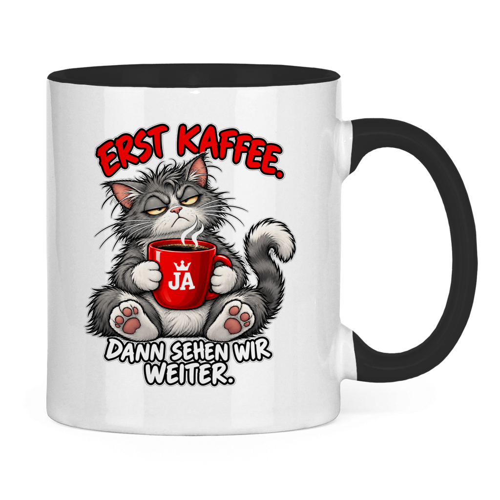 JA Erst Kaffee – Tasse in Schwarz, Rückansicht, ebenfalls bedruckt