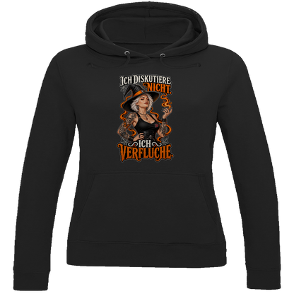 JA Ich verfluche – Damen-Hoodie in Tiefschwarz, Vorderansicht, Frontdruck: Hexe mit Flamme und Spruch „Ich diskutiere nicht. Ich verfluche.“