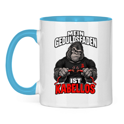 JA Geduldsfaden kabellos – Tasse in Hellblau, Vorderansicht, Aufdruck: Gorilla mit durchgerissenem Kabel: „Mein Geduldsfaden ist kabellos.“