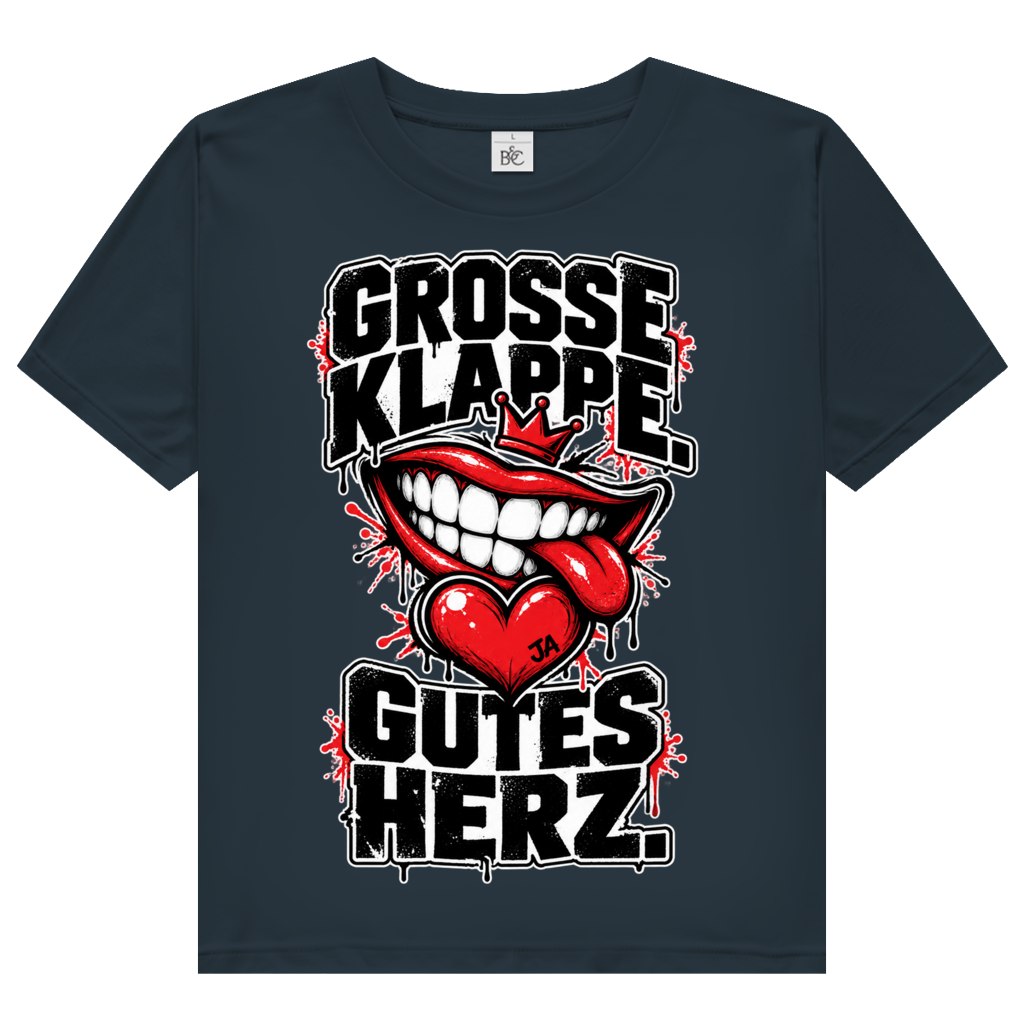 JA Große Klappe, gutes Herz – Damen-Bio-T-Shirt in Dunkelgrau, Vorderansicht, Frontdruck: Markenspruch „Große Klappe. Gutes Herz.“ mit rotem Mund und Herz