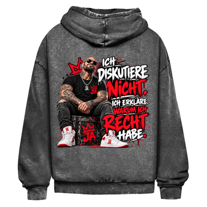 JA Ich diskutiere nicht – Oversize-Washed-Hoodie in Schwarz, Rückansicht, Rückendruck: Mann mit Tattoos und Spruch „Ich diskutiere nicht. Ich erkläre, warum ich recht habe.“