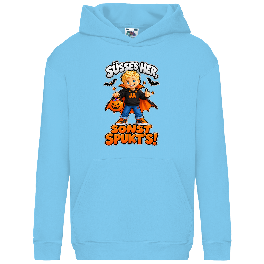 JA Jason Naschvampir – Kinder-Hoodie in Himmelblau, Vorderansicht, Frontdruck: Jason als Naschvampir: „Süßes her, sonst spukt’s!“ – Kinder-Halloween