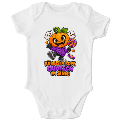 JA Kürbisquatsch – Baby-Body in Weiß, Vorderansicht, Frontdruck: Fröhlicher Kürbis mit Lolli: „Kürbis im Kopf. Quatsch im Sinn!“
