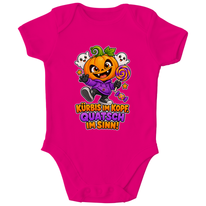 JA Kürbisquatsch – Baby-Body in Fuchsia, Vorderansicht, Frontdruck: Fröhlicher Kürbis mit Lolli: „Kürbis im Kopf. Quatsch im Sinn!“