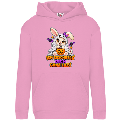 JA Kuschelspuk – Kinder-Hoodie in Hellrosa, Vorderansicht, Frontdruck: Häschen im Gespensterkostüm: „Ich erschreck dich ganz lieb!“