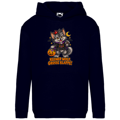 JA Klappenwolf – Kinder-Hoodie in Dunkles Marineblau, Vorderansicht, Frontdruck: Werwolf-Welpe mit Krone: „Kleiner Wolf. Große Klappe!“