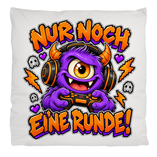 JA Monster Gamer – Flauschkissen in Cremeweiß, Aufdruck: Gaming-Monster mit Controller: „Nur noch eine Runde!“