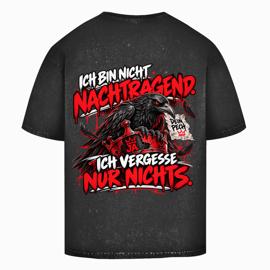 JA Ich vergesse nichts – Oversize-Washed-Shirt in Schwarz, Rückansicht, Rückendruck: Rabe auf roter Krone: „Ich bin nicht nachtragend. Ich vergesse nur nichts.“