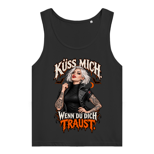 JA Kussbiss – Damen-Bio-Tanktop in Schwarz, Vorderansicht, Frontdruck: Vampirin mit Tattoos und Spruch „Küss mich. Wenn du dich traust.“
