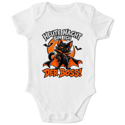 JA Nachtboss – Baby-Body in Weiß, Vorderansicht, Frontdruck: Schwarze Katze im Umhang: „Heute Nacht bin ich der Boss!“