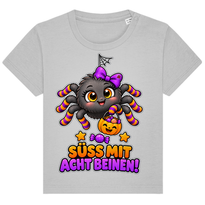 JA Schleifenspuk – Baby-T-Shirt in Grau meliert, Vorderansicht, Frontdruck: Niedliche Spinne mit Schleife: „Süß mit acht Beinen!“