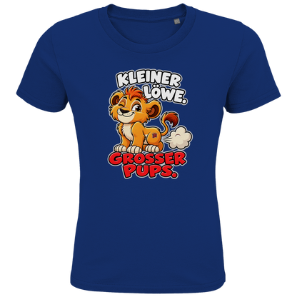 JA Pupsalarm – Kinder-T-Shirt in Royalblau, Vorderansicht, Frontdruck: Lustiger Löwe: „Kleiner Löwe. Großer Pups.“ – Kinderhumor zum Kichern