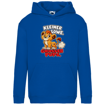 JA Pupsalarm – Kinder-Hoodie in Royalblau, Vorderansicht, Frontdruck: Lustiger Löwe: „Kleiner Löwe. Großer Pups.“ – Kinderhumor zum Kichern