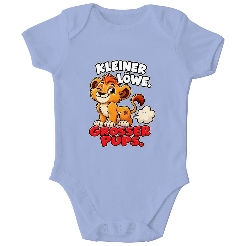 JA Pupsalarm – Baby-Body in Taubenblau, Vorderansicht, Frontdruck: Lustiger Löwe: „Kleiner Löwe. Großer Pups.“ – Kinderhumor zum Kichern