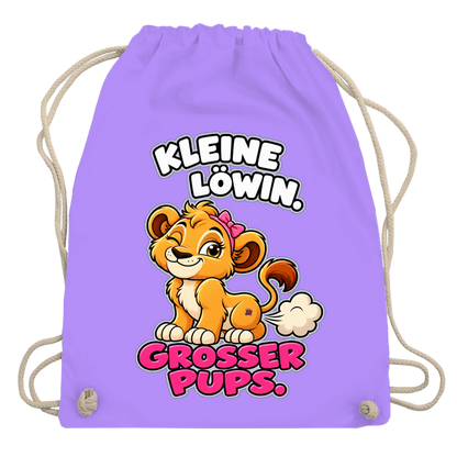 JA Pupsprinzessin – Turnbeutel in Lavendel, Aufdruck: Lustige Löwin mit Schleife: „Kleine Löwin. Großer Pups.“