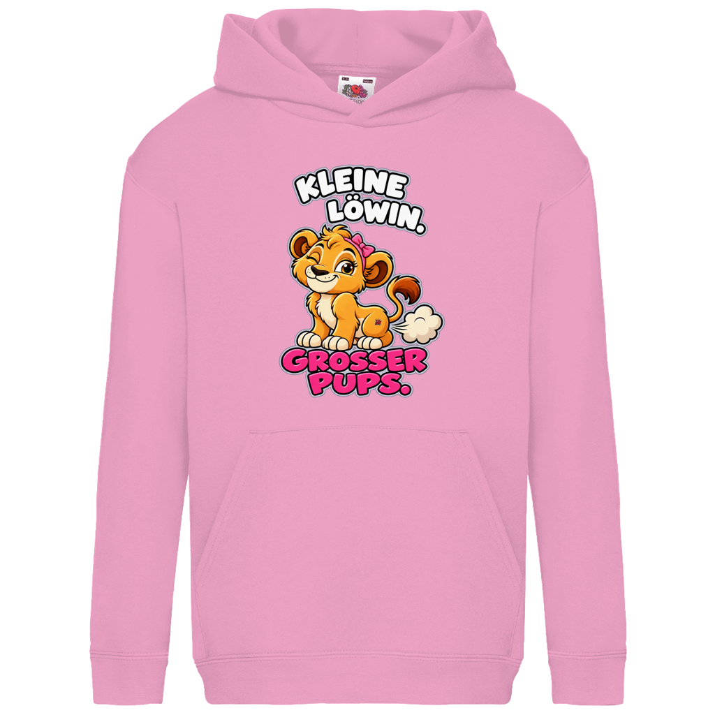 JA Pupsprinzessin – Kinder-Hoodie in Hellrosa, Vorderansicht, Frontdruck: Lustige Löwin mit Schleife: „Kleine Löwin. Großer Pups.“