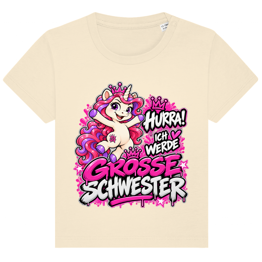 JA Große Schwester Einhorn – Baby-T-Shirt in Natur, Vorderansicht, Frontdruck: Einhorn Juna: „Hurra! Ich werde große Schwester“ – Geschenk zur Baby-Ankündigung