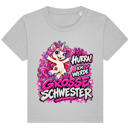 JA Große Schwester Einhorn – Baby-T-Shirt in Grau meliert, Vorderansicht, Frontdruck: Einhorn Juna: „Hurra! Ich werde große Schwester“ – Geschenk zur Baby-Ankündigung