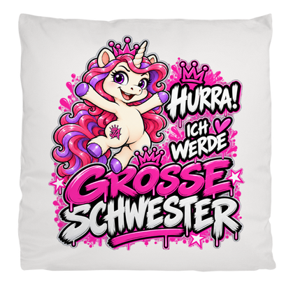 JA Große Schwester Einhorn – Flauschkissen in Cremeweiß, Aufdruck: Einhorn Juna: „Hurra! Ich werde große Schwester“ – Geschenk zur Baby-Ankündigung