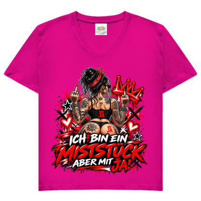 JA Miststück – Damen-V-Neck-Shirt in Fuchsia, Vorderansicht, Frontdruck: Provokanter Spruch „Ich bin ein Miststück – aber mit JA!“ in roter Graffiti-Optik