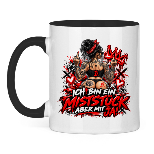 JA Miststück – Tasse in Schwarz, Vorderansicht, Aufdruck: Provokanter Spruch „Ich bin ein Miststück – aber mit JA!“ in roter Graffiti-Optik