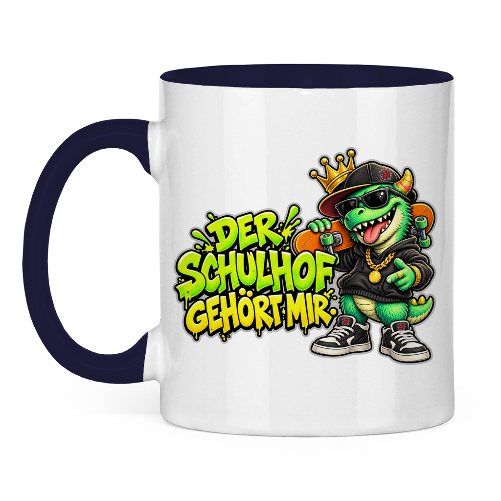 JA Pausenboss – Tasse in Marineblau, Vorderansicht, Aufdruck: Skater-Dino mit Krone: „Der Schulhof gehört mir“ in Neongrün