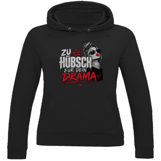 JA Zu hübsch für dein Drama – Damen-Hoodie in Tiefschwarz, Vorderansicht, Frontdruck: Frau mit Sonnenbrille und rotem Kussmund: „Zu hübsch für dein Drama“