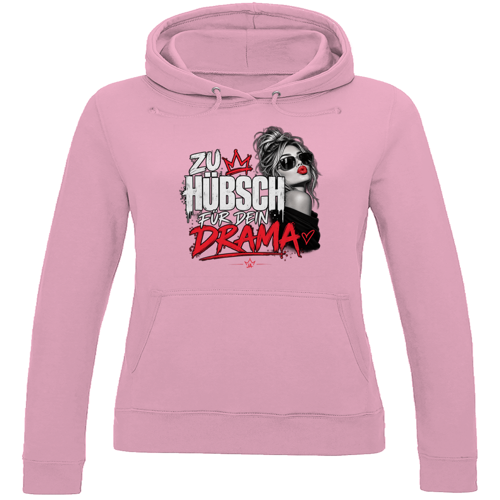 JA Zu hübsch für dein Drama – Damen-Hoodie in Babyrosa, Vorderansicht, Frontdruck: Frau mit Sonnenbrille und rotem Kussmund: „Zu hübsch für dein Drama“