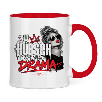 JA Zu hübsch für dein Drama – Tasse in Rot, Rückansicht, ebenfalls bedruckt
