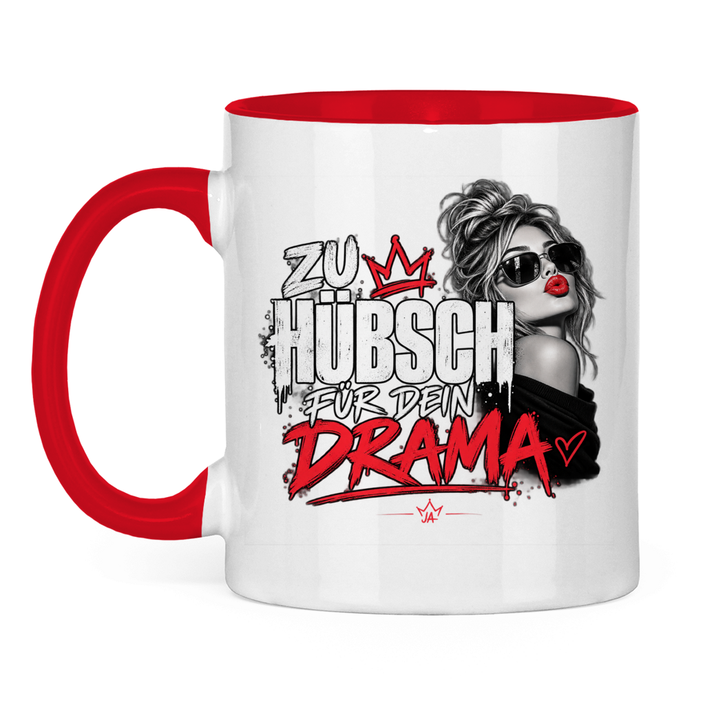 JA Zu hübsch für dein Drama – Tasse in Rot, Vorderansicht, Aufdruck: Frau mit Sonnenbrille und rotem Kussmund: „Zu hübsch für dein Drama“