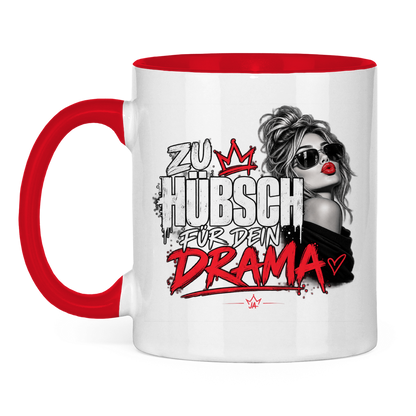 JA Zu hübsch für dein Drama – Tasse in Rot, Vorderansicht, Aufdruck: Frau mit Sonnenbrille und rotem Kussmund: „Zu hübsch für dein Drama“
