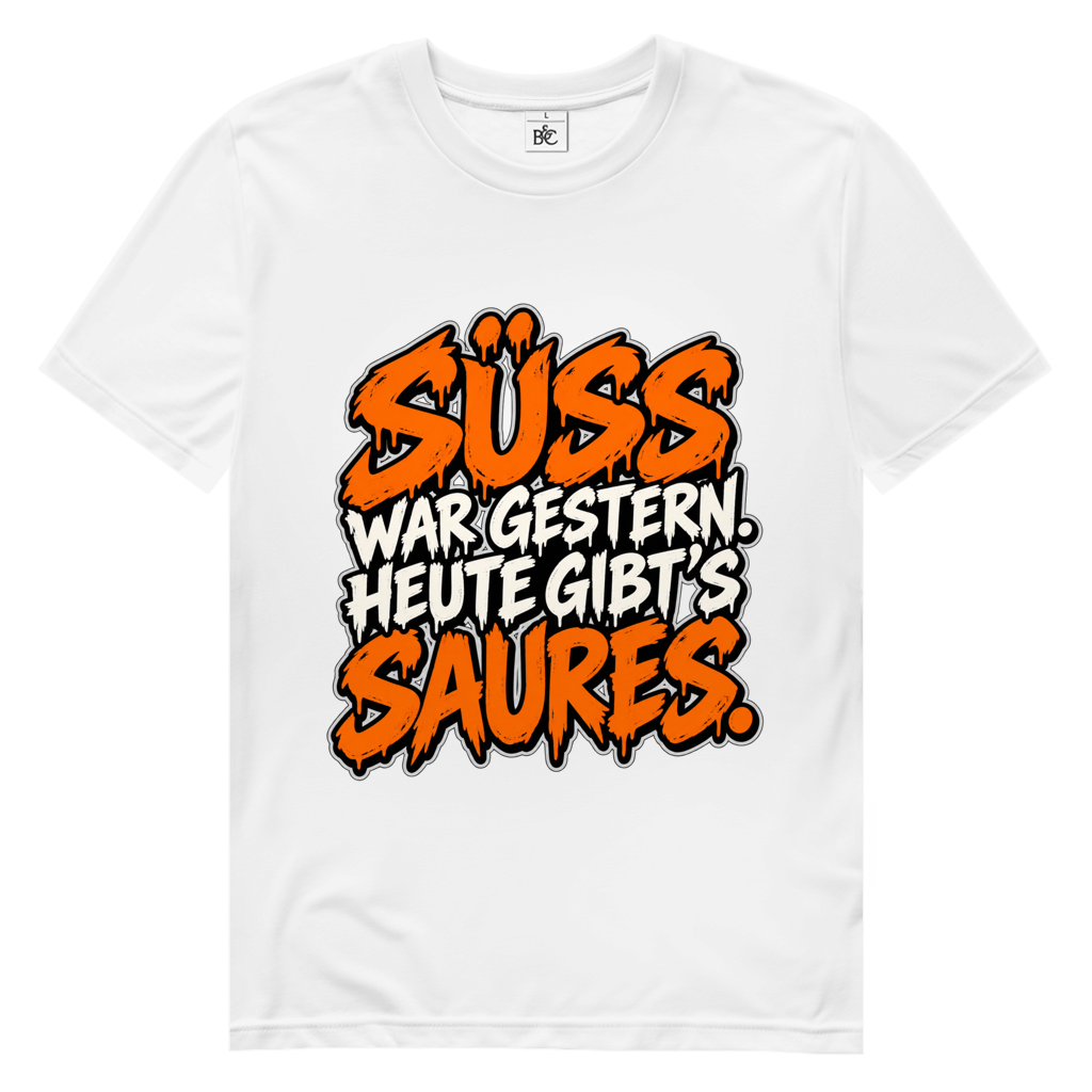 JA Saures – Herren-Bio-T-Shirt in Weiß, Vorderansicht, Frontdruck: Süß war gestern, heute gibt’s Saures: freches Halloween-Statement in Orange