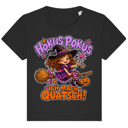 JA Quatschhexe – Baby-T-Shirt in Schwarz, Vorderansicht, Frontdruck: Kleine Hexe auf dem Besen: „Hokus Pokus – ich mach Quatsch!“