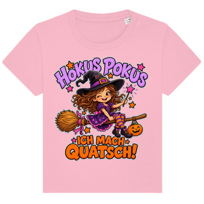 JA Quatschhexe – Baby-T-Shirt in Rosa, Vorderansicht, Frontdruck: Kleine Hexe auf dem Besen: „Hokus Pokus – ich mach Quatsch!“