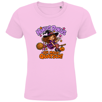 JA Quatschhexe – Kinder-T-Shirt in Zartrosa, Vorderansicht, Frontdruck: Kleine Hexe auf dem Besen: „Hokus Pokus – ich mach Quatsch!“