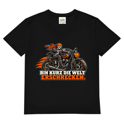 JA Spukbiker – Herren-V-Neck-Shirt in Schwarz, Vorderansicht, Frontdruck: Skelett auf dem Motorrad mit Spruch „Bin kurz die Welt erschrecken“