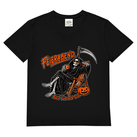 JA Todespause – Herren-V-Neck-Shirt in Schwarz, Vorderansicht, Frontdruck: Sensenmann im Liegestuhl mit Kaffee: „Feierabend. Auch für den Tod.“