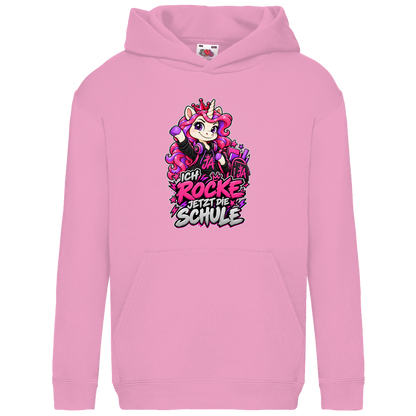 JA Schulstart Einhorn – Kinder-Hoodie in Hellrosa, Vorderansicht, Frontdruck: Einhorn mit Schulsachen: „Ich rocke jetzt die Schule“ – Geschenk zur Einschulung