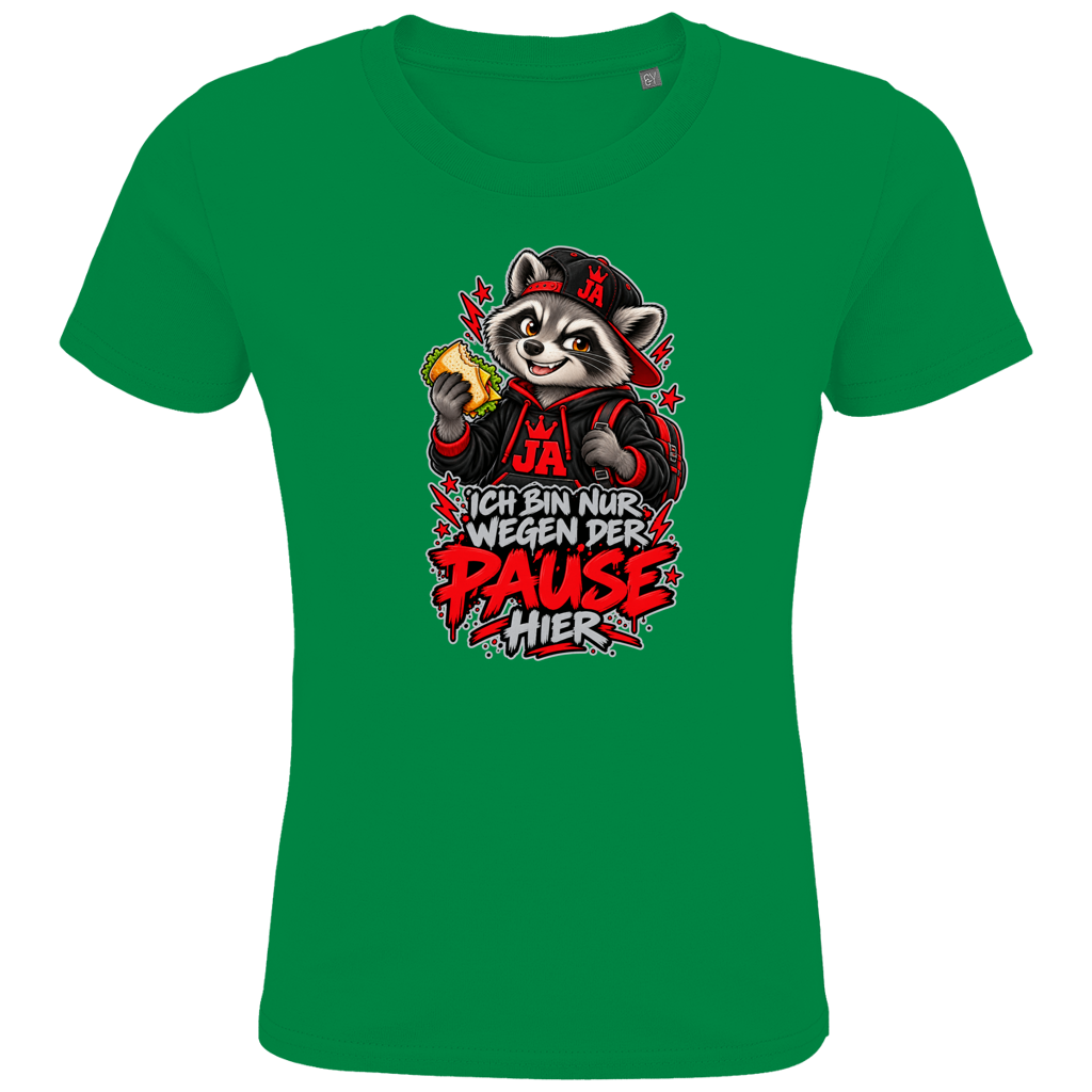 JA Pausen-Waschbär Rot – Kinder-T-Shirt in Kellygrün, Vorderansicht, Frontdruck: Waschbär mit Pausenbrot in Rot: „Ich bin nur wegen der Pause hier“