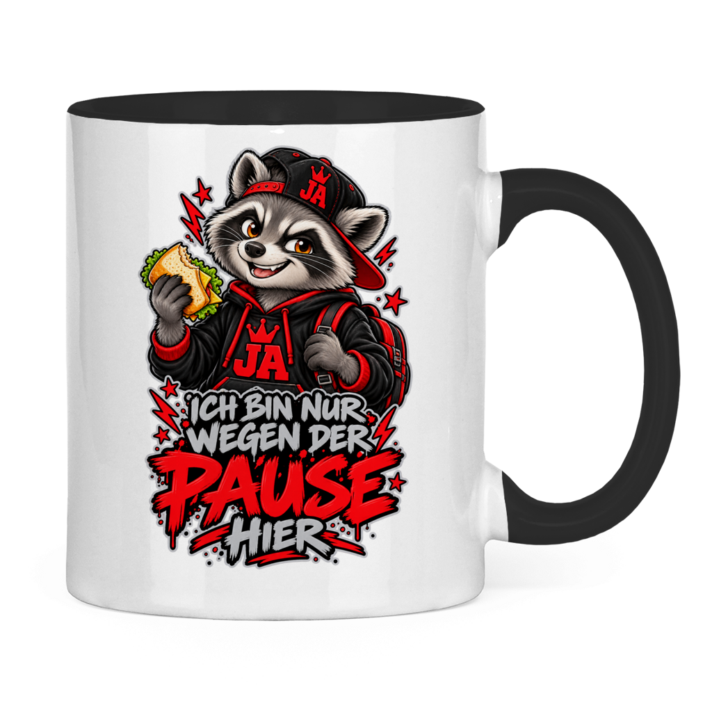 JA Pausen-Waschbär Rot – Tasse in Schwarz, Rückansicht, ebenfalls bedruckt