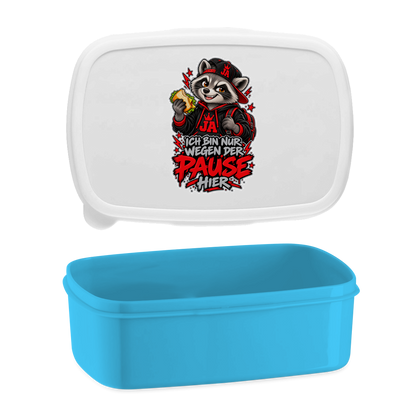 JA Pausen-Waschbär Rot – Lunchbox in Blau, Aufdruck: Waschbär mit Pausenbrot in Rot: „Ich bin nur wegen der Pause hier“