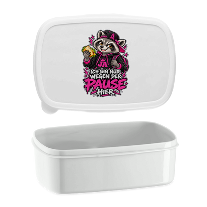 JA Pausen-Waschbär Pink – Lunchbox in Weiß, Aufdruck: Waschbär mit Pausenbrot in Pink: „Ich bin nur wegen der Pause hier“
